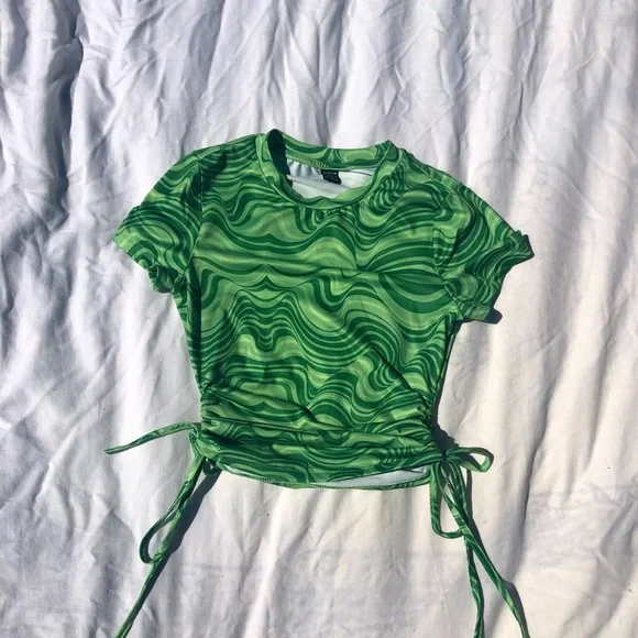 Green Tops - Picture 1 of 5